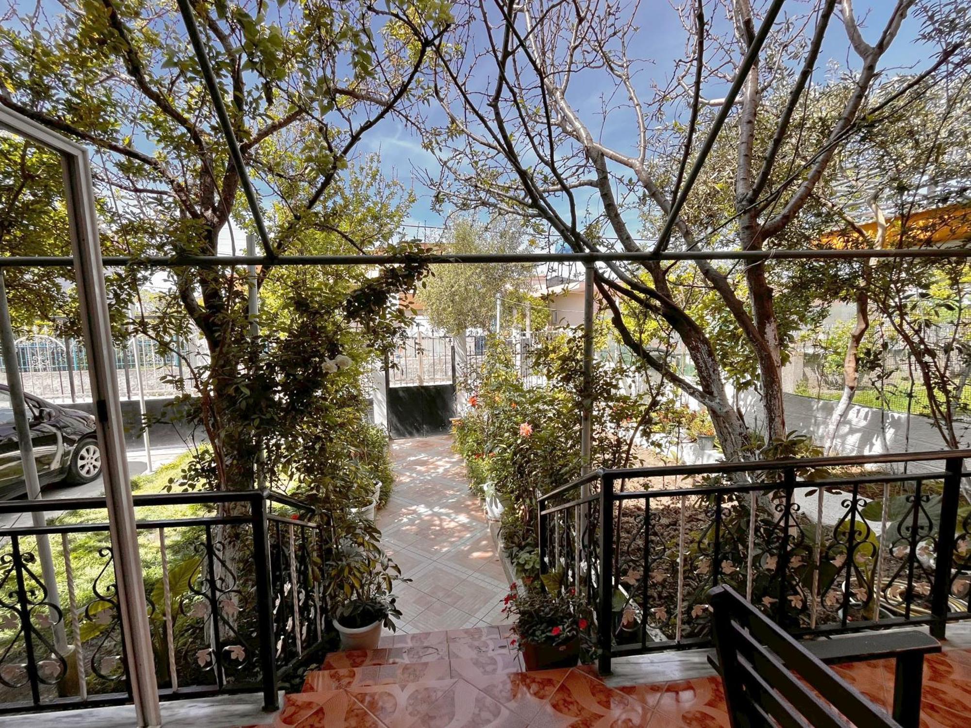 Beach & Chill Apartments Vlorë Buitenkant foto