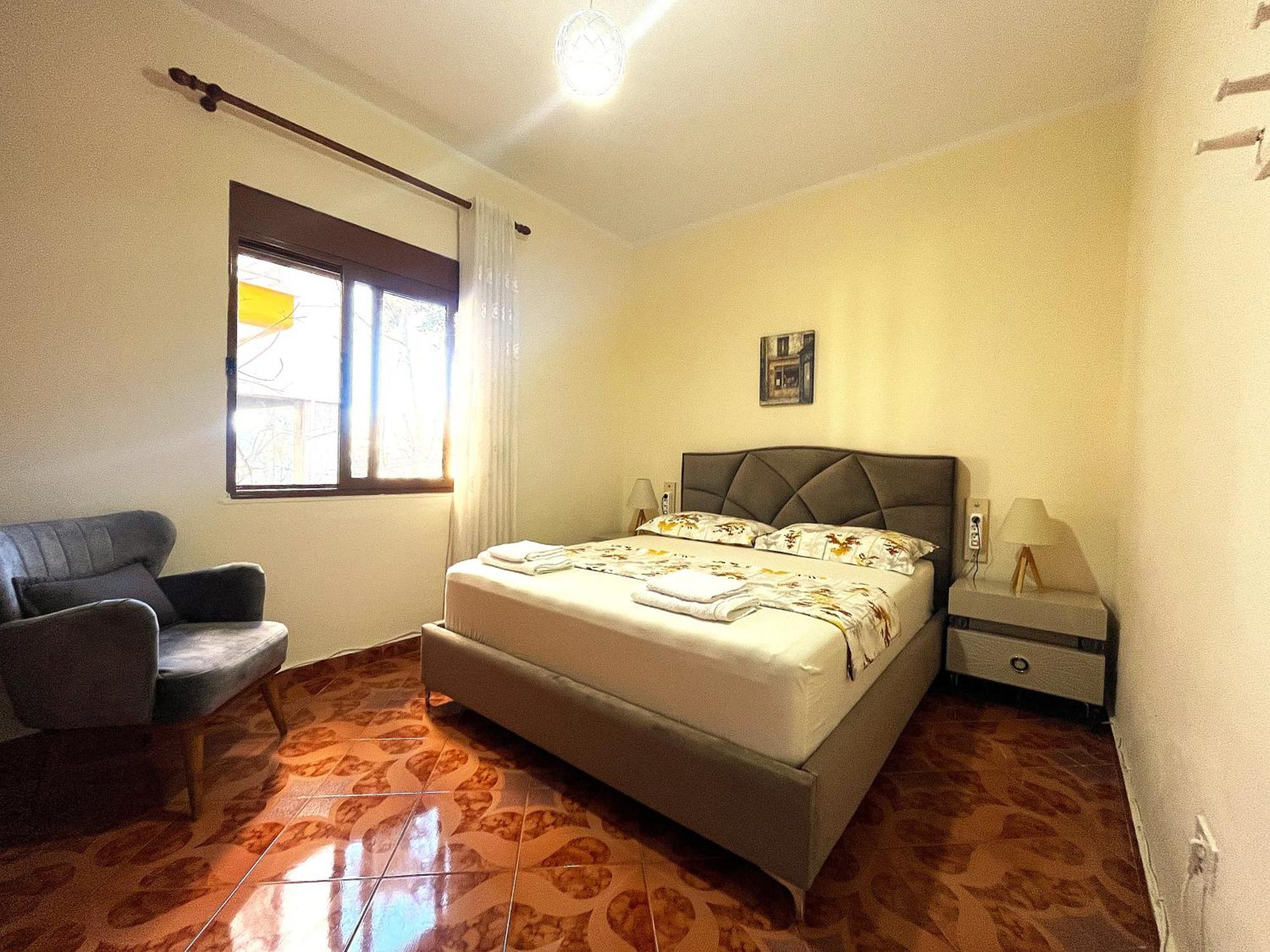 Beach & Chill Apartments Vlorë Buitenkant foto
