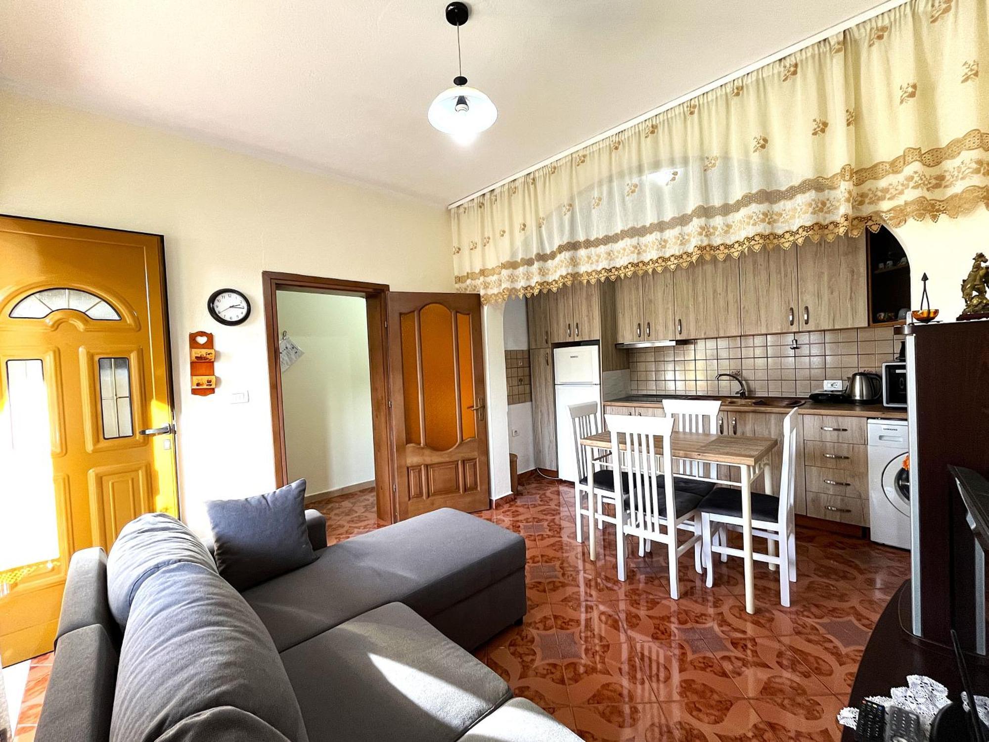 Beach & Chill Apartments Vlorë Buitenkant foto
