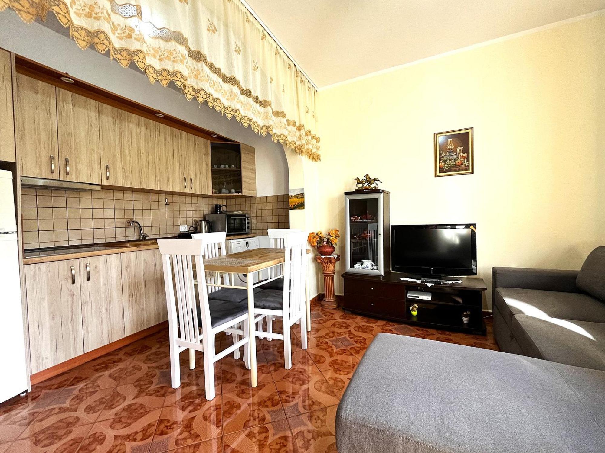 Beach & Chill Apartments Vlorë Buitenkant foto