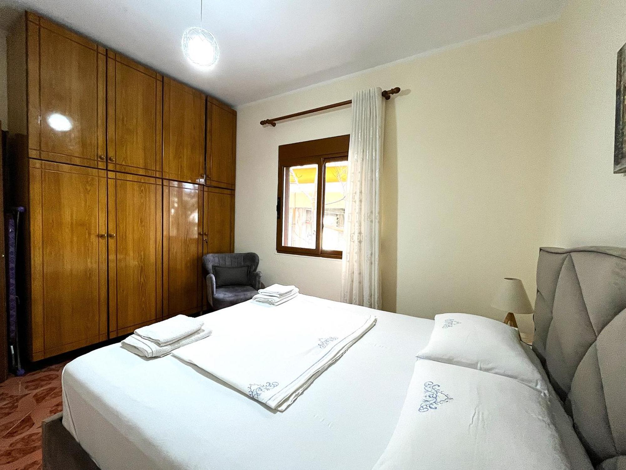 Beach & Chill Apartments Vlorë Buitenkant foto
