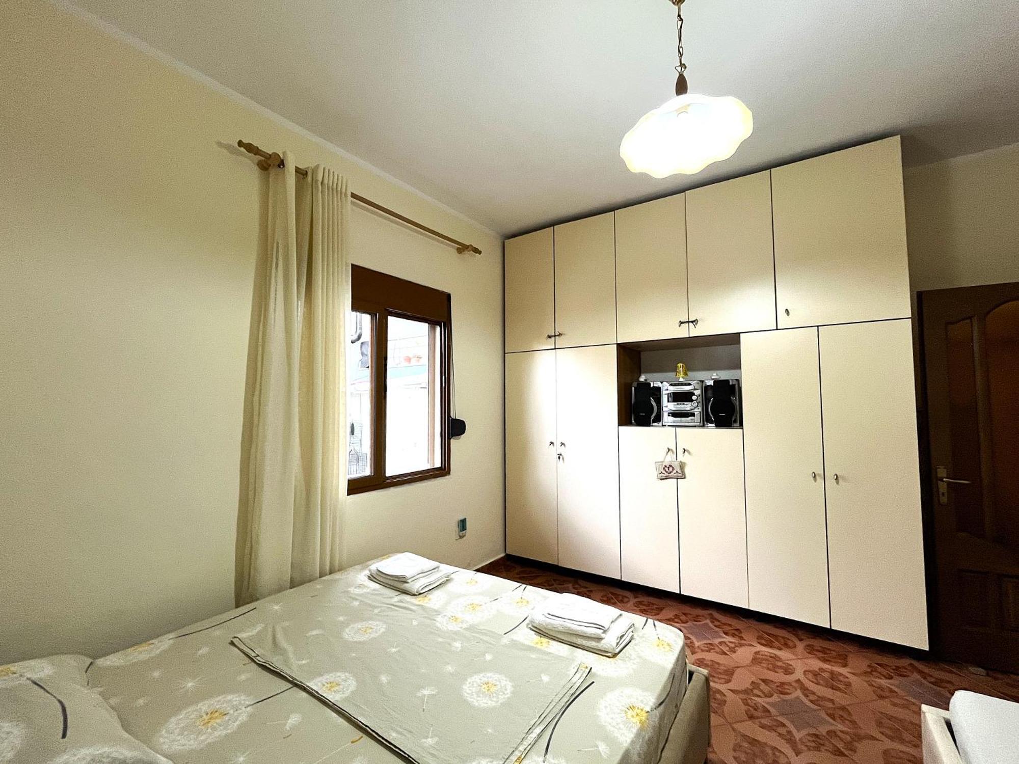 Beach & Chill Apartments Vlorë Buitenkant foto