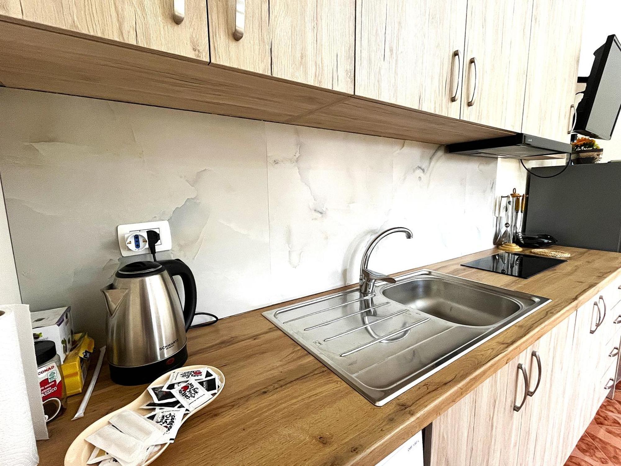Beach & Chill Apartments Vlorë Buitenkant foto