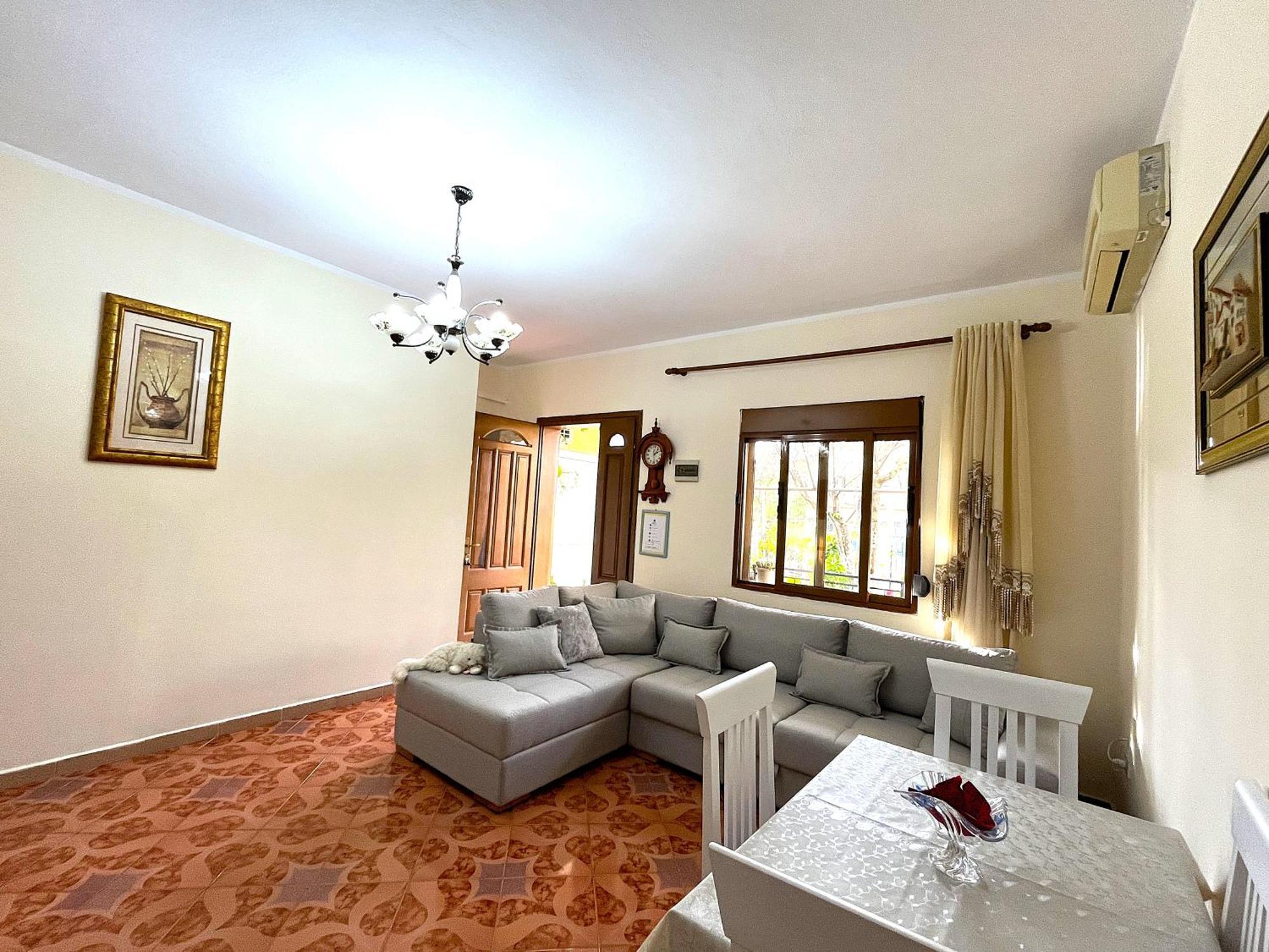 Beach & Chill Apartments Vlorë Buitenkant foto